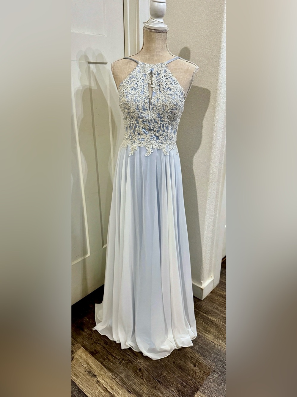 Xscape Light Blue Lace Halter Backless Formal Evening Gown Prom Maxi Dress 6